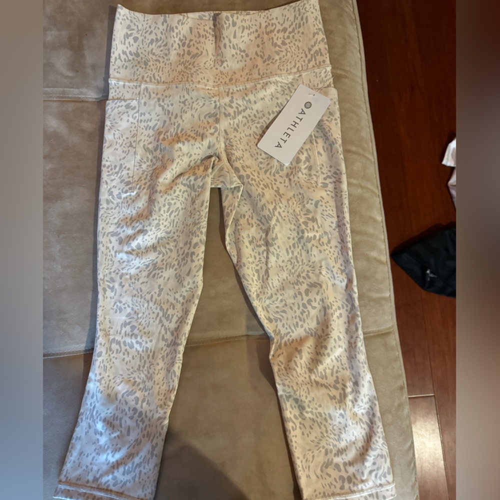 Athleta Salutation capri